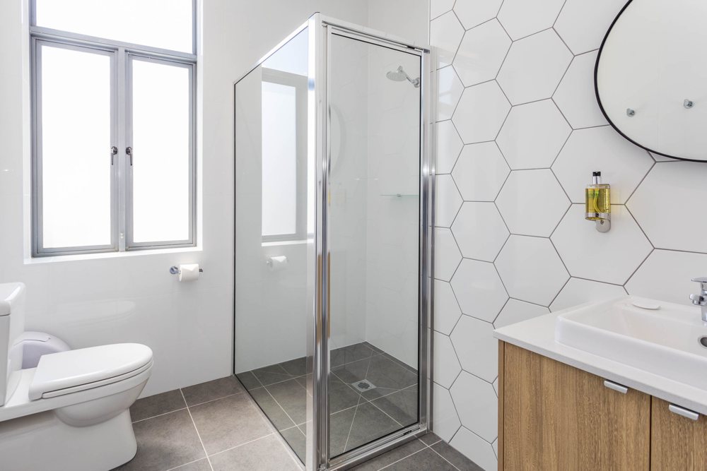 suite 2 shower