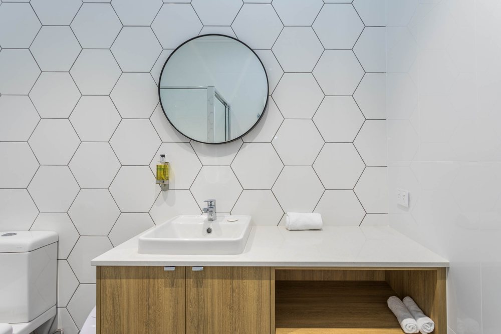 suite 4 bathroom