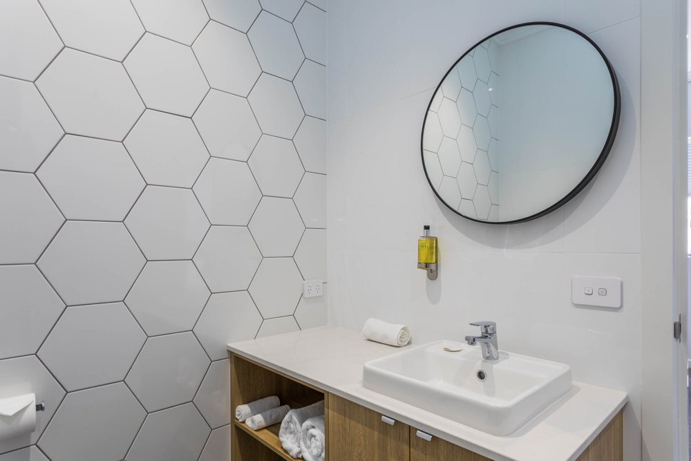 suite 5 bathroom